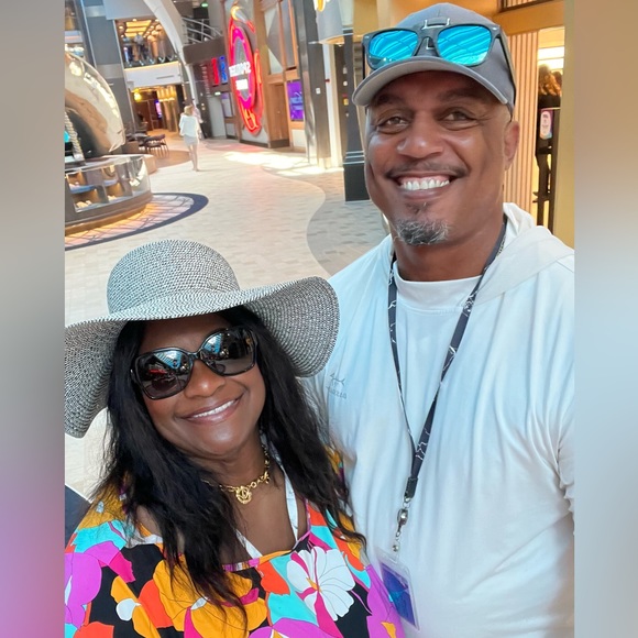 Hello I’m Carla @Cache_Luxe   🌸 Boutique Owner 10 Yrs & Posh 12 Yrs - Picture 14 of 14